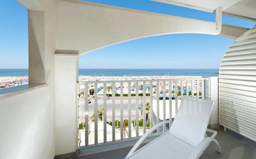 yes hotel touring