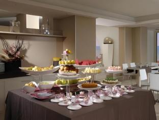 yes hotel touring