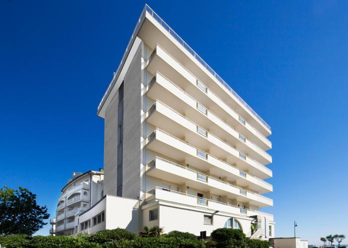 yes hotel touring