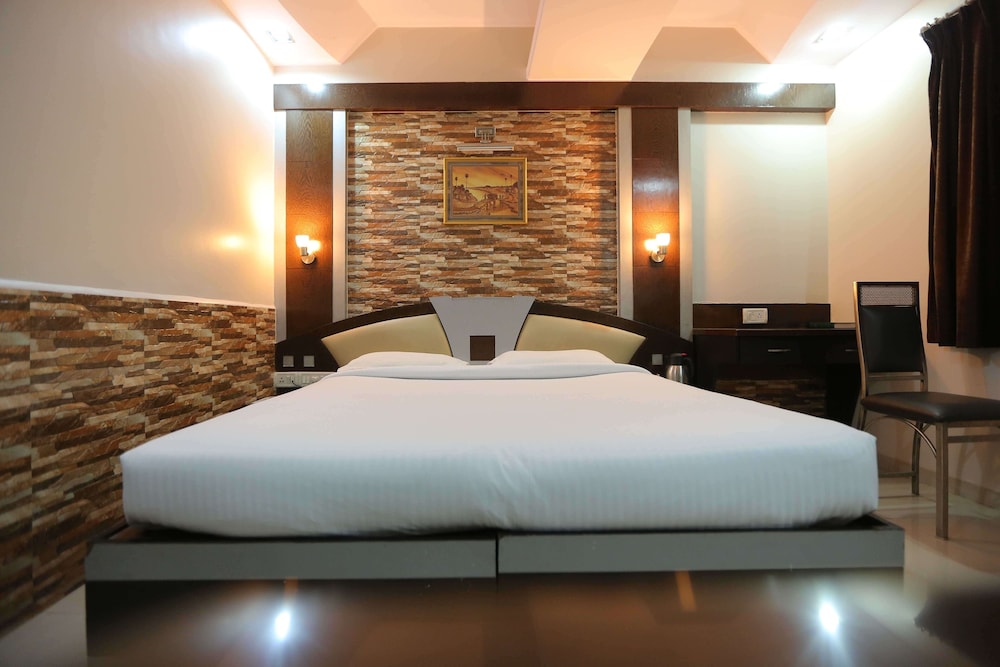 hotel three star pvt ltd