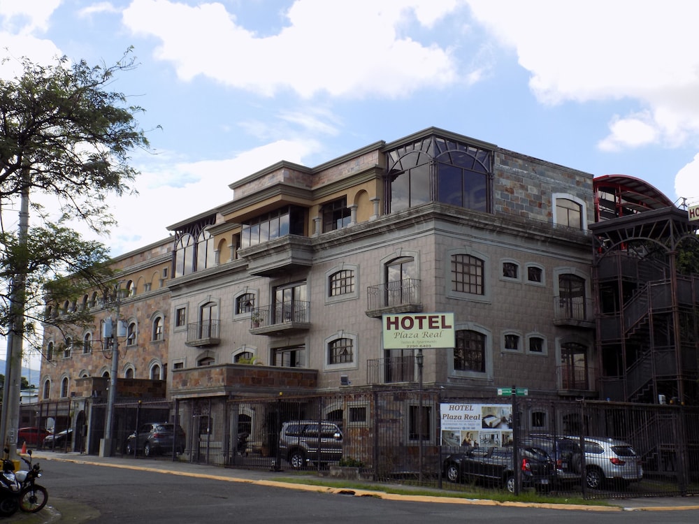 hotel plaza real suites and apartments