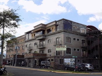 hotel plaza real suites and apartments