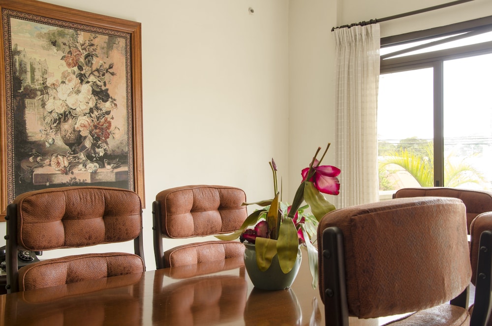 hotel plaza real suites and apartments