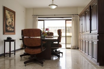 hotel plaza real suites and apartments