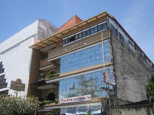 plaza maria luisa suites inn