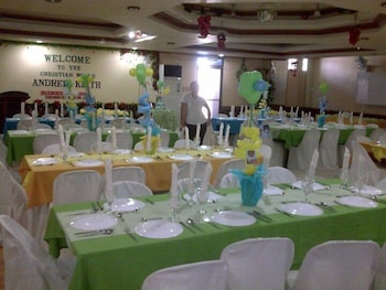 plaza maria luisa suites inn