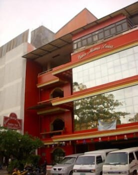 plaza maria luisa suites inn