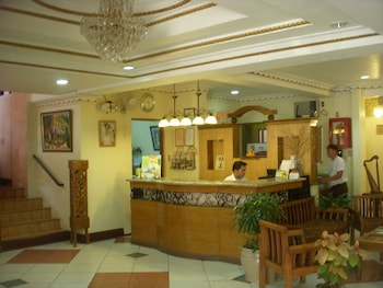 plaza maria luisa suites inn