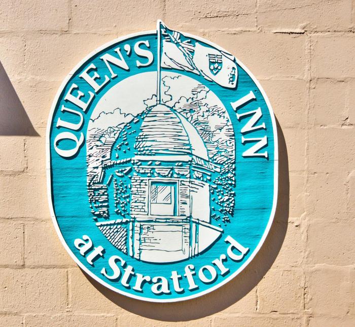 queens inn at stratford