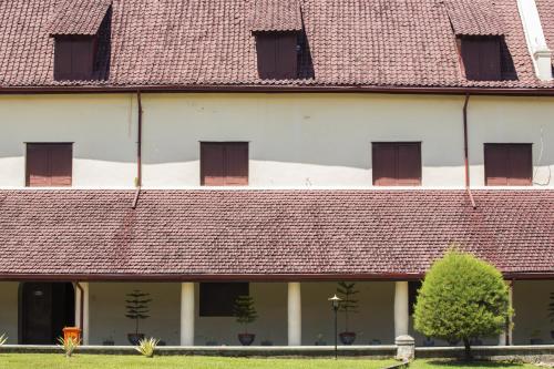 amaris hertasning makassar