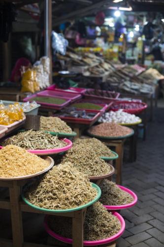 amaris hertasning makassar