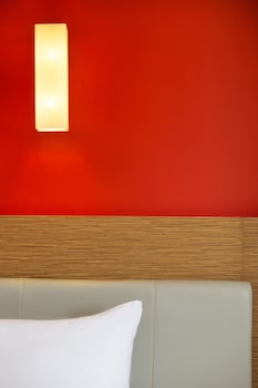 amaris hertasning makassar