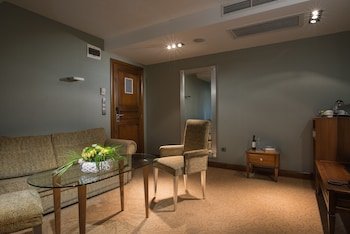 rosslyn thracia hotel