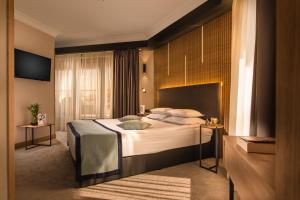 rosslyn thracia hotel