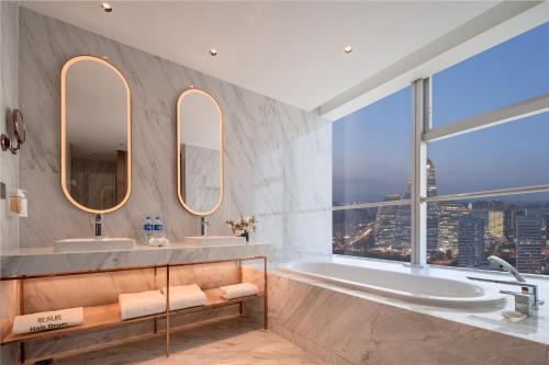holiday inn beijing focus square by ihg