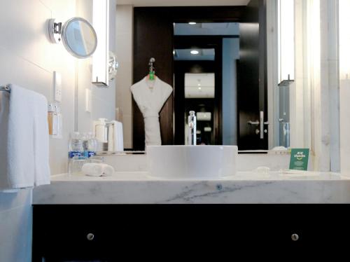 holiday inn beijing focus square by ihg