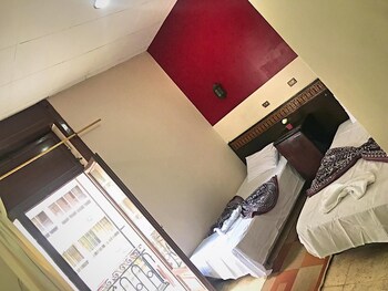 one season hostel