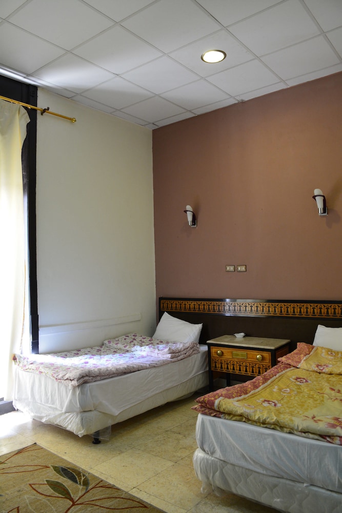 one season hostel