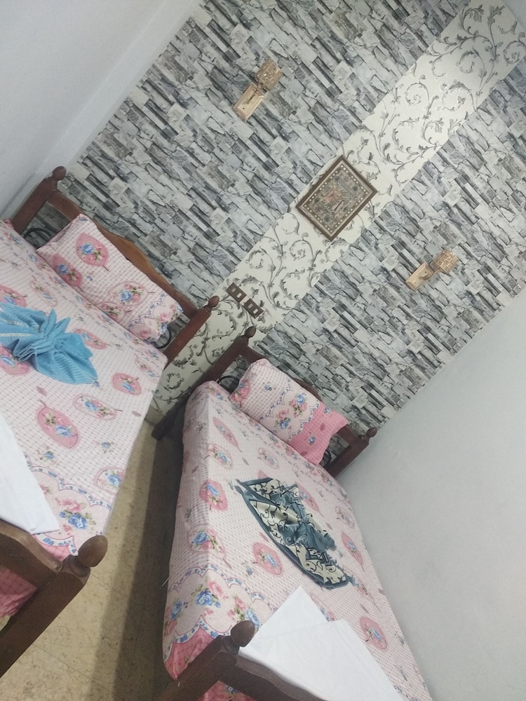 one season hostel