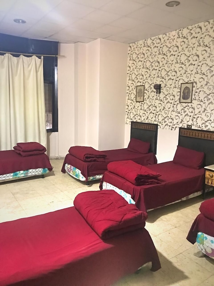 one season hostel
