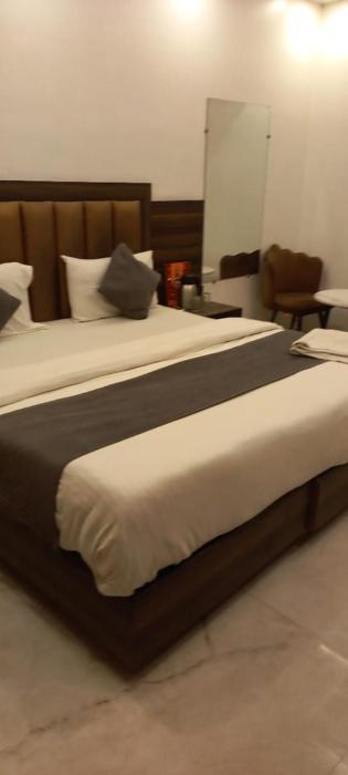 hotel delhi empire dx
