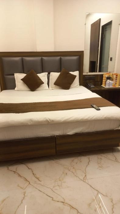 hotel delhi empire dx