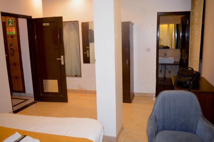 hotel delhi empire dx