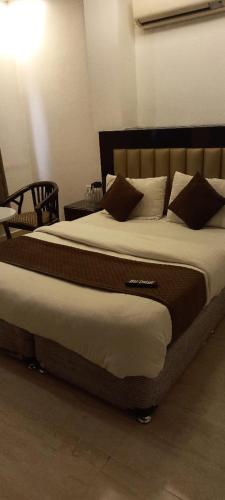 hotel delhi empire dx
