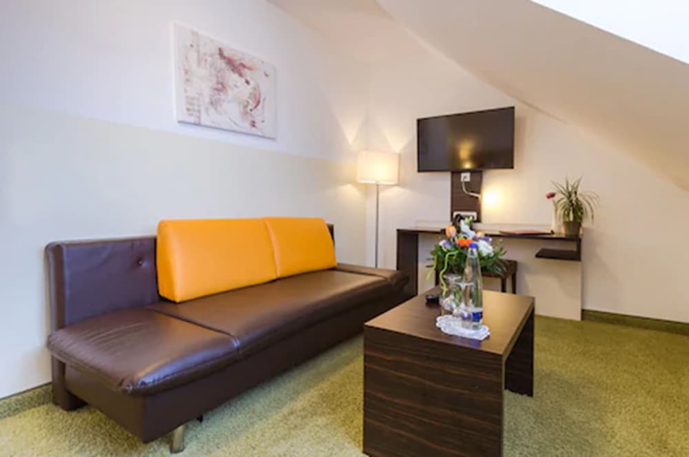 hotel arooma