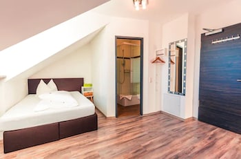hotel arooma