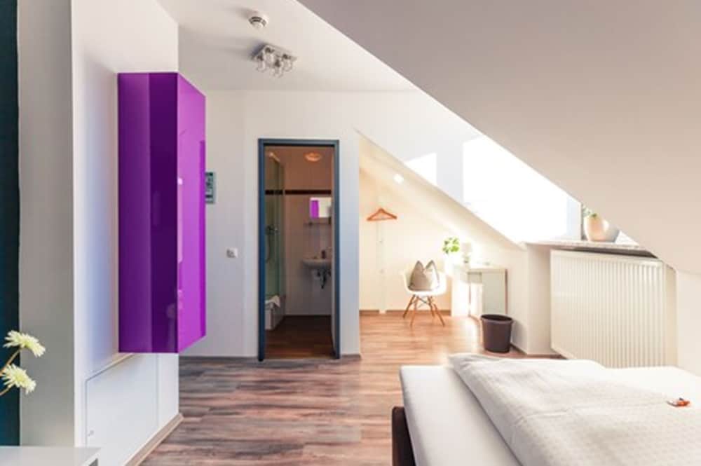 hotel arooma