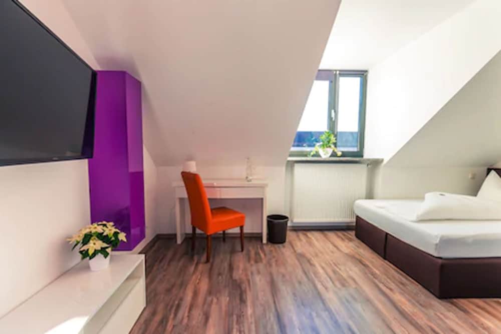 hotel arooma