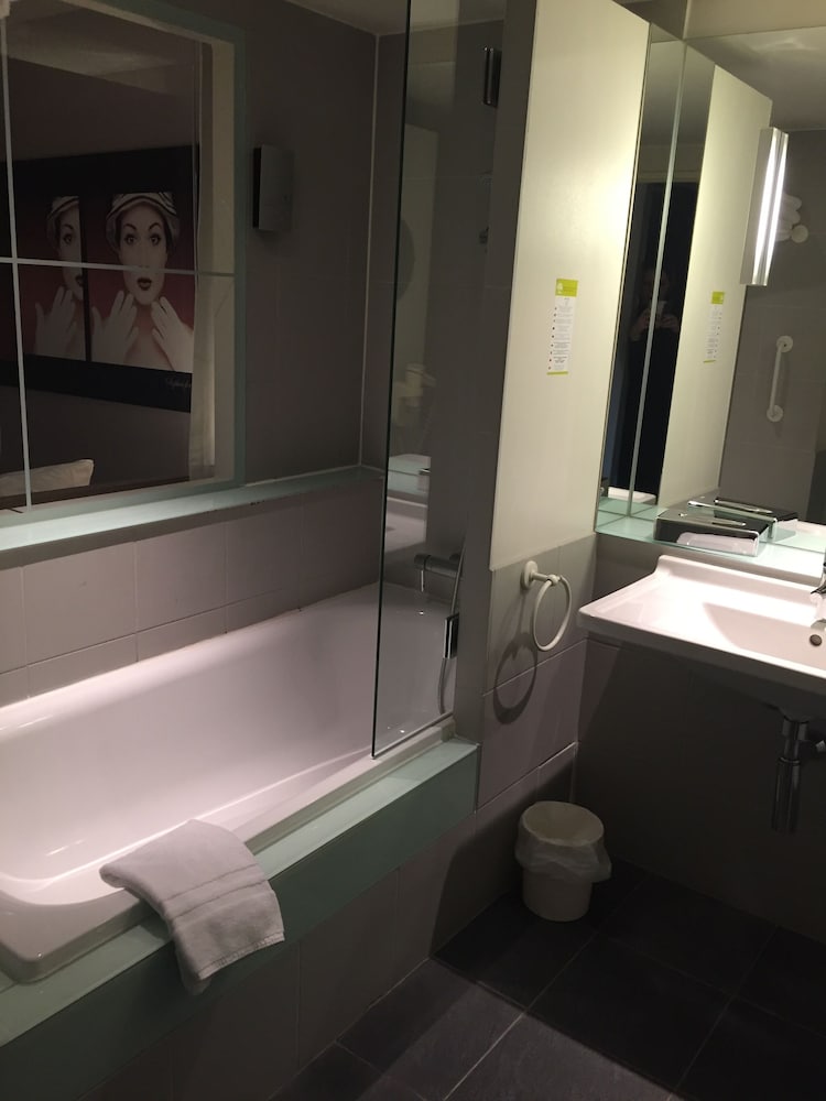 standing hotel suites by actisource