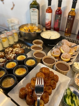 standing hotel suites by actisource