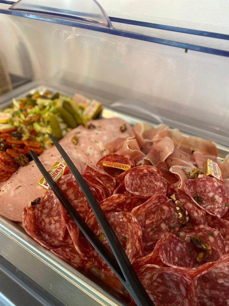 standing hotel suites by actisource