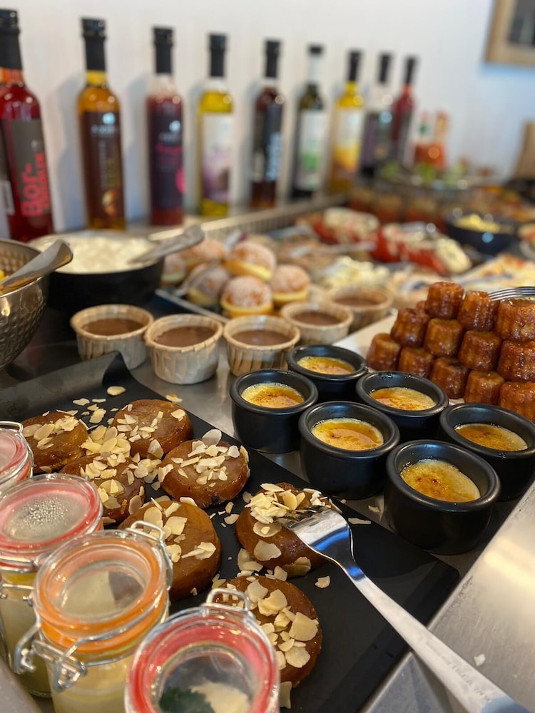 standing hotel suites by actisource