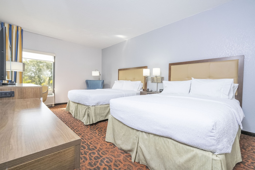 hampton inn spring hill