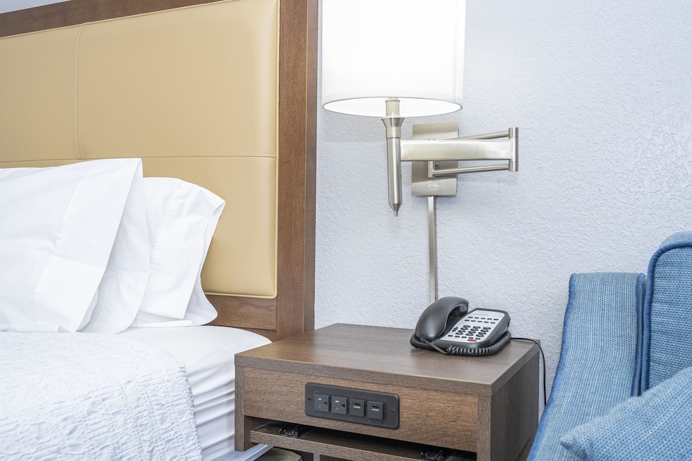 hampton inn spring hill