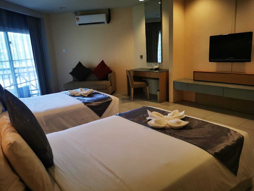 century langkasuka resort langkawi