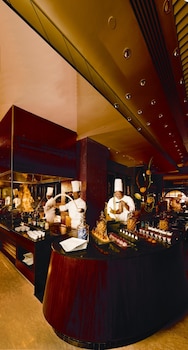 The Leela Palace Chennai,Raja Annamalai Puram,5 star