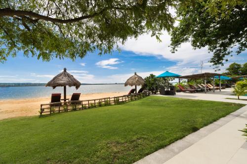 peninsula bay resort