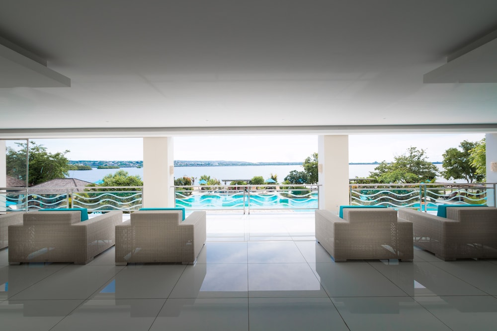 peninsula bay resort