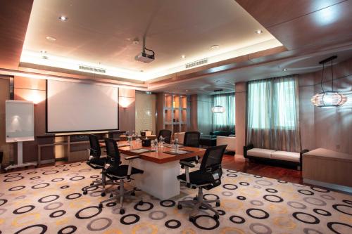 time grand plaza hotel dubai airport