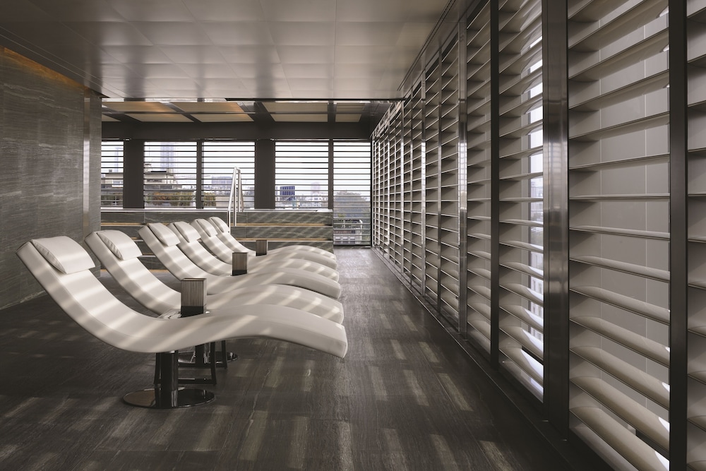 armani hotel milano