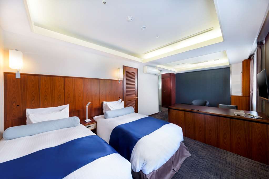surestay plus hotel by best western shin osaka