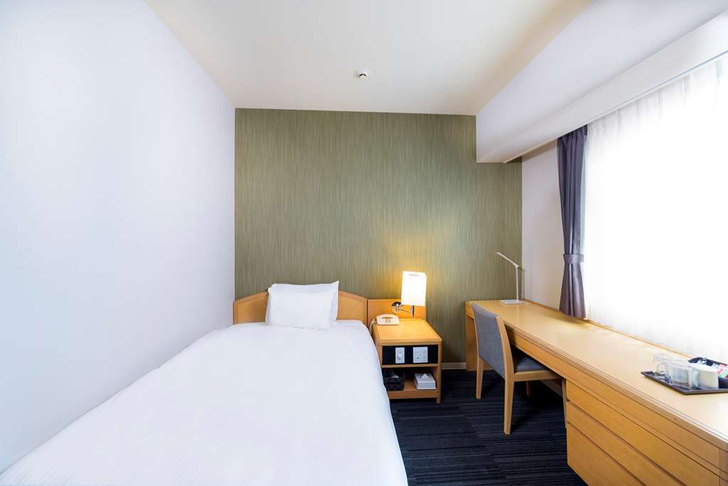 surestay plus hotel by best western shin osaka