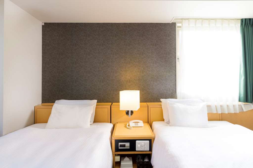surestay plus hotel by best western shin osaka
