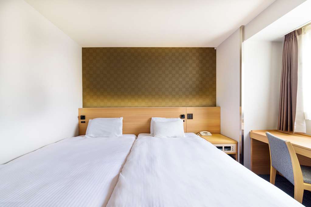 surestay plus hotel by best western shin osaka