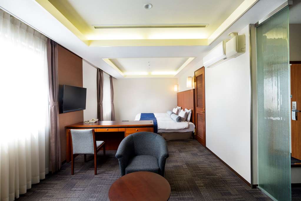 surestay plus hotel by best western shin osaka