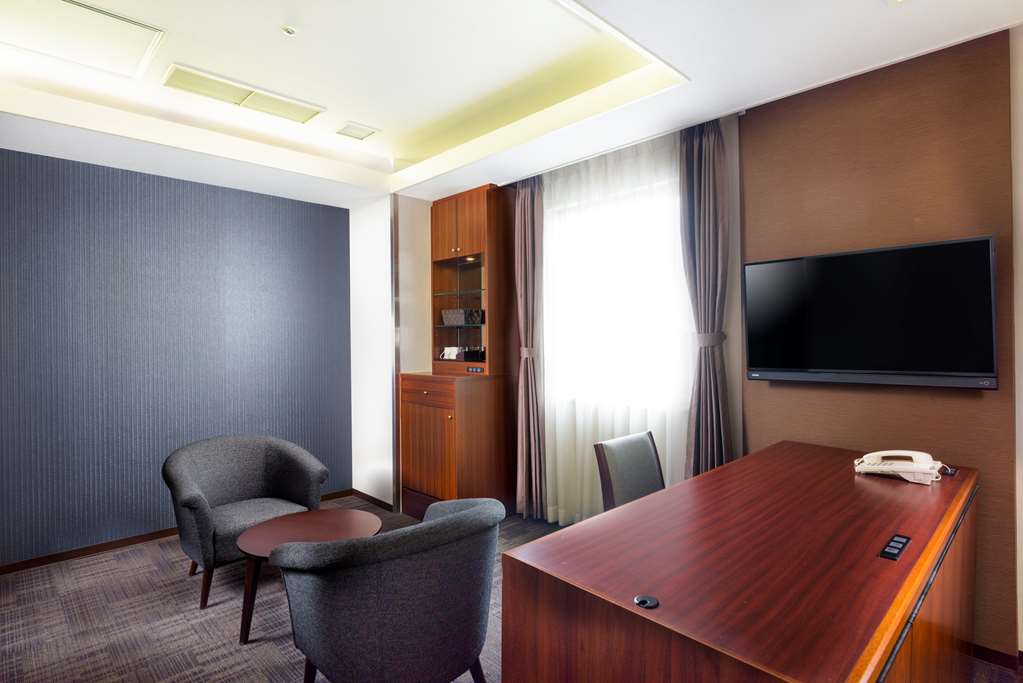 surestay plus hotel by best western shin osaka